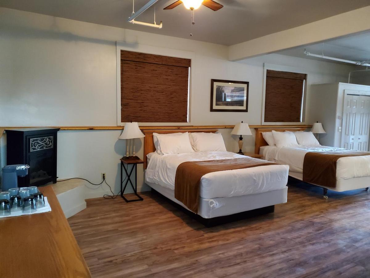 Buffalo Lodge Of Bigfork Esterno foto