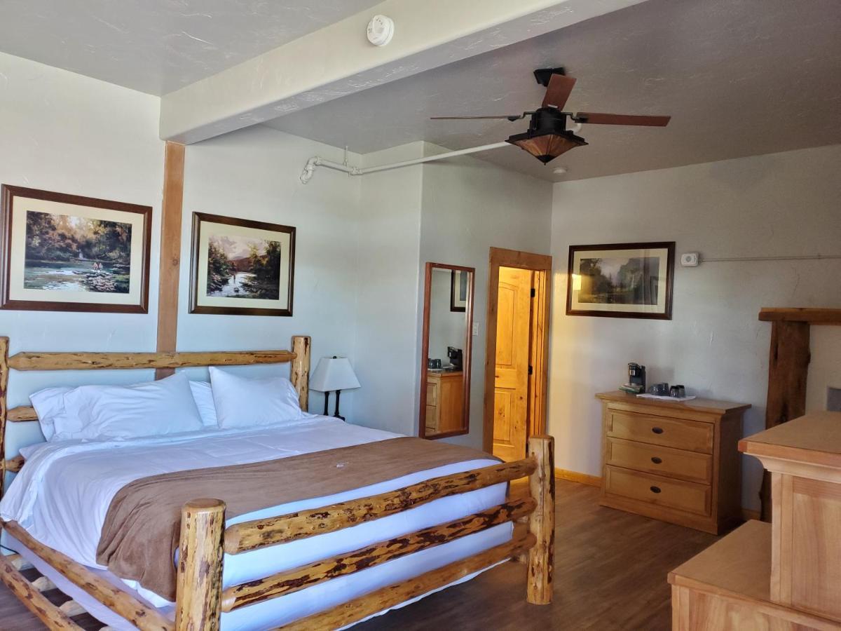 Buffalo Lodge Of Bigfork Esterno foto